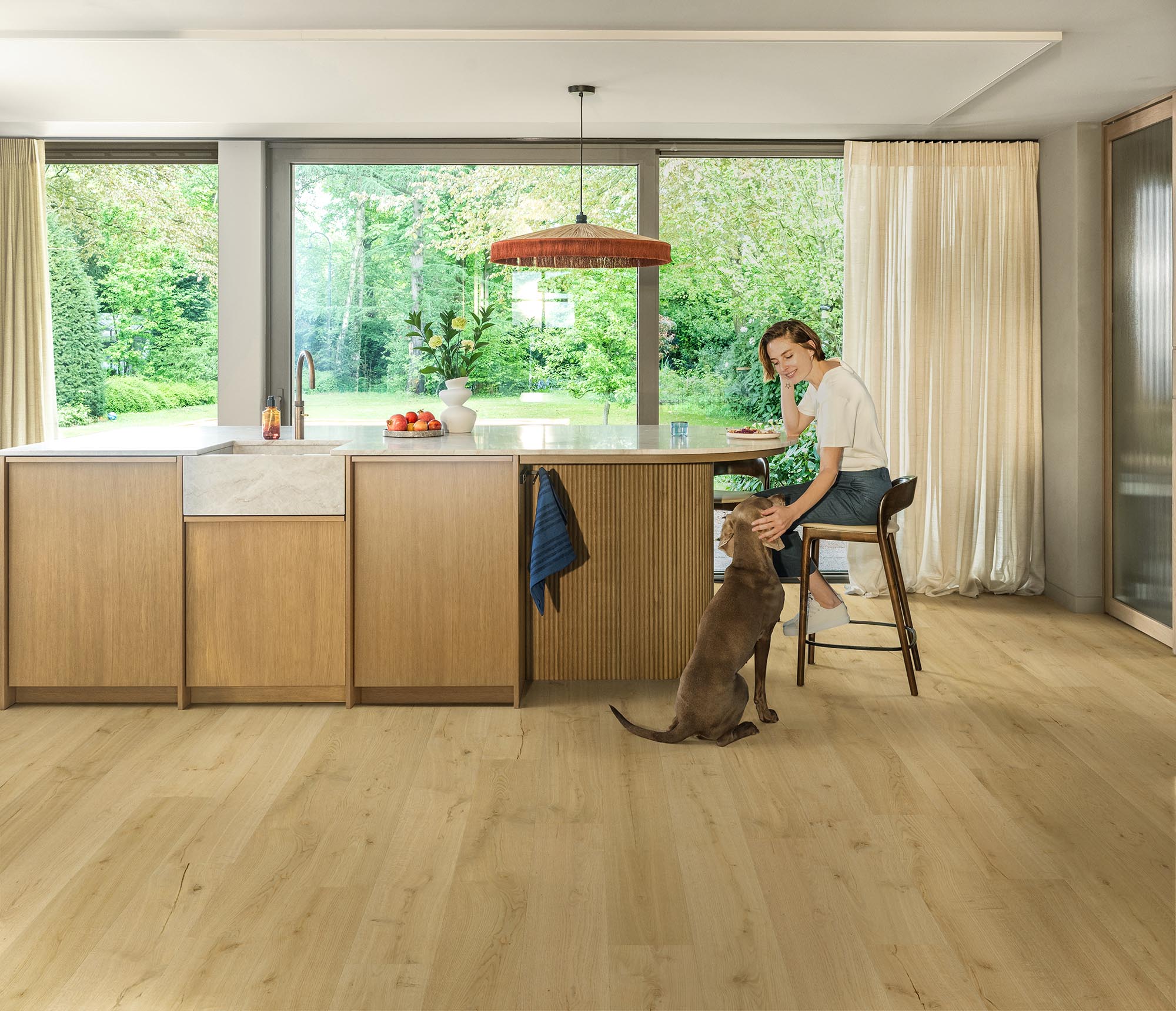 Quick-Step Impressive Almond Oak room scene